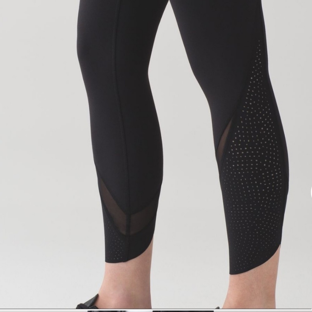 Lululemon 4 Wunder Under Laser Cut Crop Limited Ed
